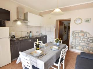 Apartment Große Wohnung in Umag mit Großem Garten und Meerblick by Interhome - 8