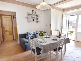 Apartment Große Wohnung in Umag mit Großem Garten und Meerblick by Interhome - 4