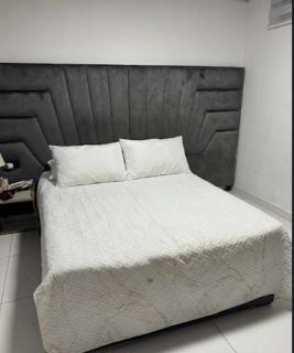 Casa 5 habitaciones Laureles - 1