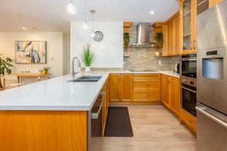 Central Van 3BR Upper Suite - Near Skytrain - 6