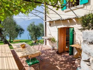 Holiday Home Rustiko-Landhaus mit Infinity-Pool und Seeblick by Interhome - 8
