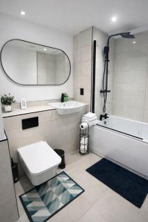 Luxury 2 Bed House Leeds City Centre with parking - 4