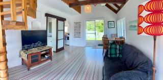 Bush to Beach, Hot Water Beach - 1