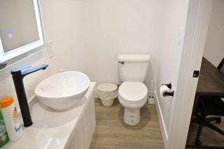 Luxe Ensuite in Shared Home-Minutes to USC - 1