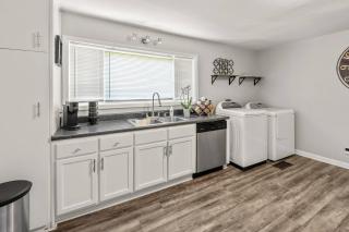 Annesdale #1 - Spacious & Central 3BR in Midtown! - 1