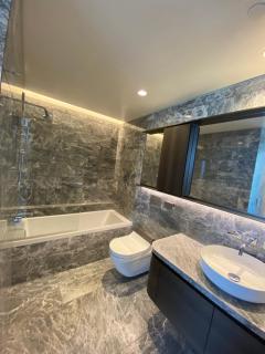 Luxury Two Bedrooms Condo in Central Downtown Vancouver - 5