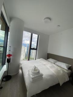 Luxury Two Bedrooms Condo in Central Downtown Vancouver - 4