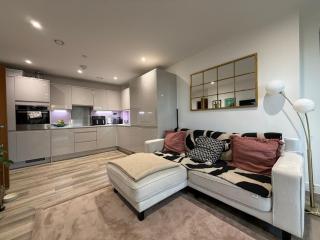 Beautifully Designed 1BDR Flat in Wandsworth - 1
