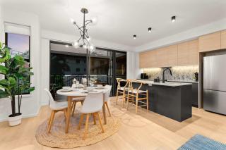 Luxe 3 Level Villa, Grand Master, Chevron Island - Gold Coast - 7