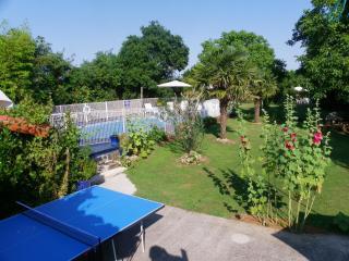 Farmhouse sleeps 12 with 10m private Pool - 0