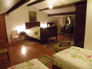 Farmhouse sleeps 12 with 10m private Pool - 4