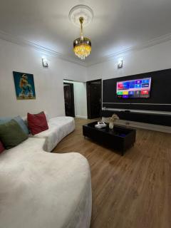 WUSE 2 STYLISH 1 BEDROOM-Military Zone - 5