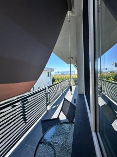 Family-Friendly Apartment, 2 Bedroom and Living Area & Balcony, with Garden Access, Donilads Properties - Home Everywhere, Relax & Nature Escape - 1