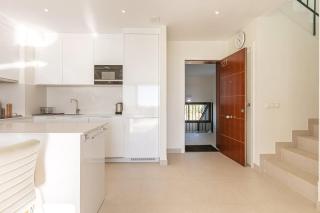 Duplex Penthouse with Sea Views, Steps to Golf - 3