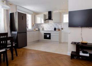 Luxe Neuf - Parking Rue Gratuit - 4mn à pied Gare RER B Arcueil Cachan - 10mn Paris RERB - AC - Climatisation - Netflix inclus - From 1 to 6 guests - 7