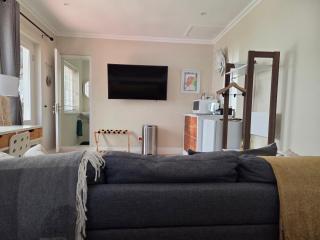 Striped Horse Guest House - Kenilworth Upper - 8