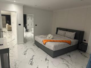 Elite Luxury Apartment Patong - 1