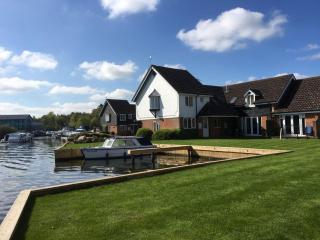 Sandringham Cottage, Wroxham - 4