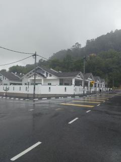 Naryan Homestay Teluk Batik - 1