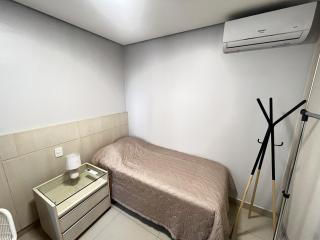 3 ares condicionados, varanda com churrasqueira, vista para o Serra Dourada, a poucos passos do Parque Flamboyant e a 10 minutos do Autódromo e do Aeroporto! - 3