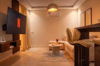 Hotel-Style Studio - High speed internet - Parking - 0