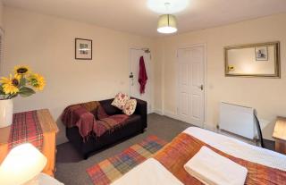 Ensuite rooms, self-catering in shared kitchens - Dumfries - 2