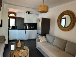 PREMIUM - NEW TROPICAL CASA GREEN OASIS Costa Calma - FAST WI-FI !! SWIMMING POOL !! TV - 7