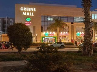 شقة غرفتين مفروشة فرش راقي داخل كمبوند هادئ في السادس من أكتوبر خطوات للأهرامات و جامعة زويل والمتحف المصري الكبير - 8