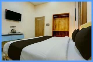 Hotel The The Piccadily Near Mall Road - 1