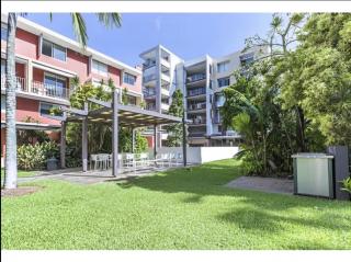 Stylish 2 BDR Apt Near QUT And RBWH With Parking - 6