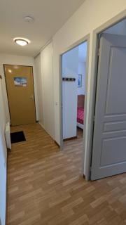 Appartement 4 pièces pour 6-8 personnes, 2 chambres, 1 cabine, 2 canapés-lit double dans le salon, au pied des pistes et piscine l'été, wifi fibre - 1