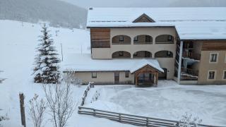 Appartement 4 pièces pour 6-8 personnes, 2 chambres, 1 cabine, 2 canapés-lit double dans le salon, au pied des pistes et piscine l'été, wifi fibre - 5