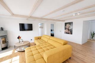 Ferienhaus"Huus an`t Diek" Luxus in Deichnähe mit Pool, Nähe Norddeich - 2