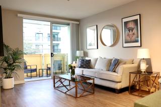 Santa Monica Place with Free Parking - 1