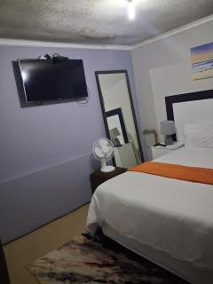 Lake view 1BR Haven - 5