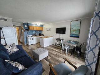 BEACHSIDE CONDO-WATER AND POOL VIEW Top Floor - 7