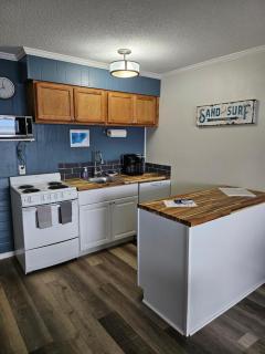 BEACHSIDE CONDO-WATER AND POOL VIEW Top Floor - 8