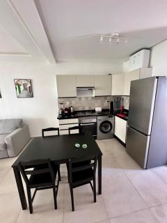 Appartement calme vue sur Jardin avec Piscine et Wi-Fi - 8
