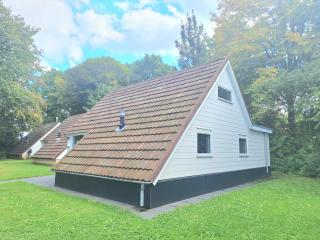 Luxe Heuvellodge Robin 76 - fietsenberging - airco - opgemaakte bedden - ALL IN PRIJS - 0