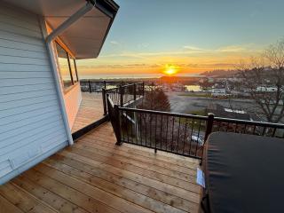 The White Haus - Beach -Wine -Hot tub -Seafood - 8