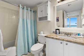 2 Bedroom Newly Remodeled Beachfront Condo, Destin - 2