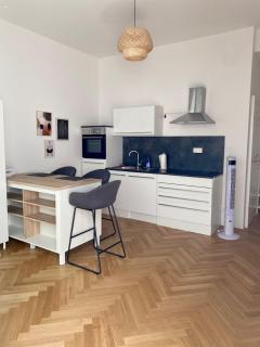 Lovely Apt with Private Garden and AC in Prime Location - 0