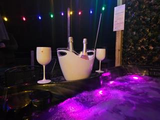 Red Robin Cottage - 9