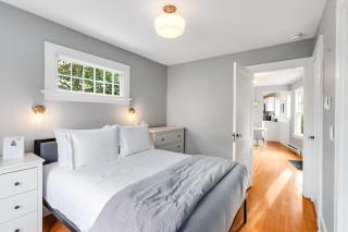 Montlake Hideaway in Spite House - 9