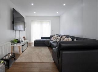 Large 4 bedroom detached with 3 bathrooms - 2