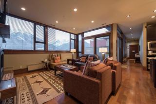 Luxurious 901 Condos by Fernie Central Reservations - 4