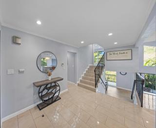 Tranquil Hideaway Private Retreat with Mountain Views - 7