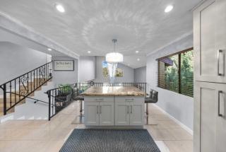 Tranquil Hideaway Private Retreat with Mountain Views - 3