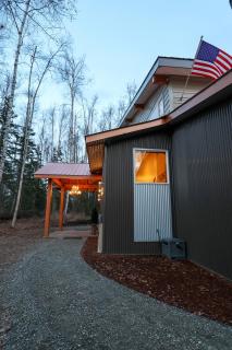 Luxury Alaska Retreat with Movie Theater & Sauna - 1