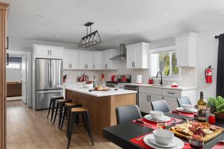 Maple Street Retreat - 2